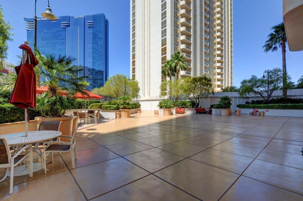 Mgm Signature-25-609 Strip View Jacuzzi Studio لاس فيغاس المظهر الخارجي الصورة